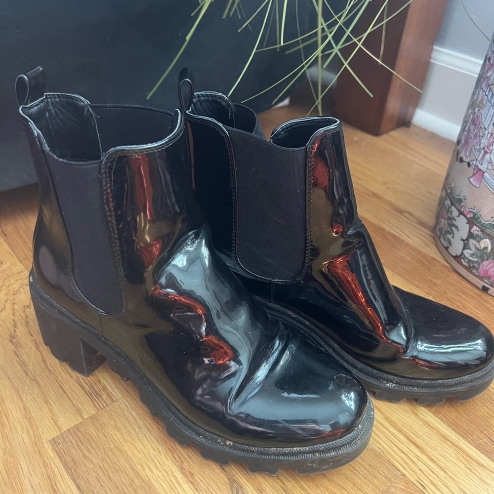 Black Boots